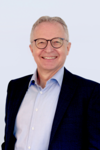 HANS-PETER LÖW